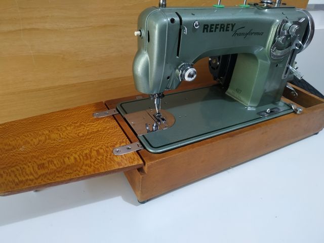 Máquina coser Refrey Transforma 427