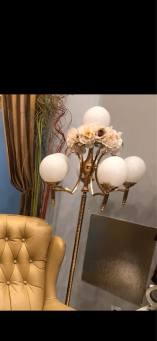 Lámpara pie vintage dorada 5 luces sin tulipas