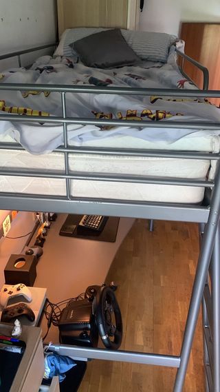 Litera metálica con escritorio - colchón nuevo