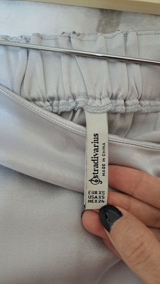 Falda larga satinada Stradivarius 
