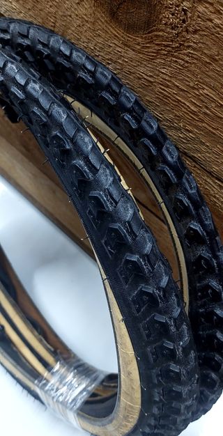 2 pneus BMX 16x1.90 preto e bege