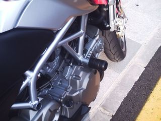 Anticaidas Aprilia Mana