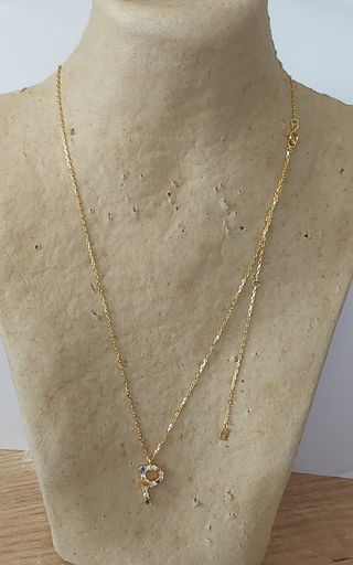Collar con inicial P multicolor