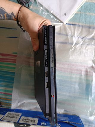 PS2 (PlayStation 2) + juegos También por separado.