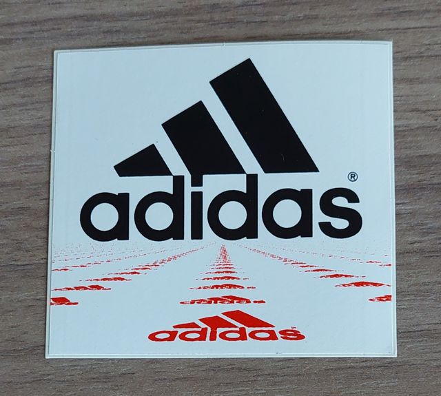 adesivo Adidas 7 x 6 cm