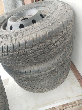 Neumáticos 235/75R15 usados
