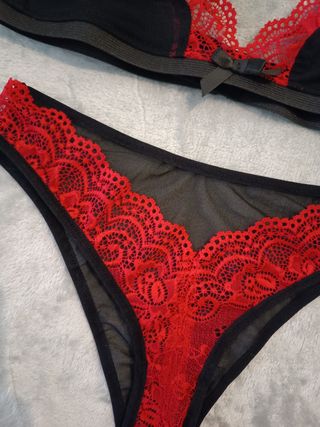 Set de lencería mesh y encaje, rojo y negro