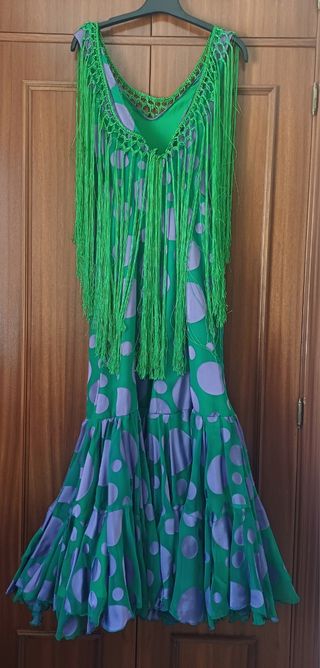 Traje Flamenca lunares rojo coral y lunares beig.