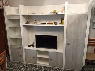 Mueble salón gris y blanco