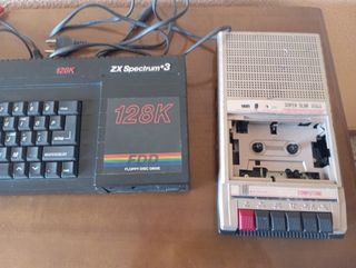 Spectrum +3 128k con radio casette y juegos