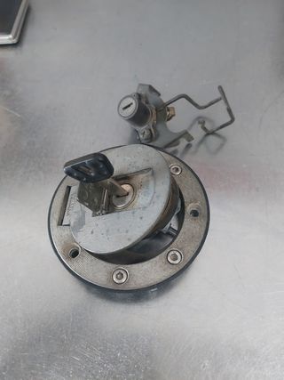 Tapa tanque Yamaha XJ900 + cerradura de asiento