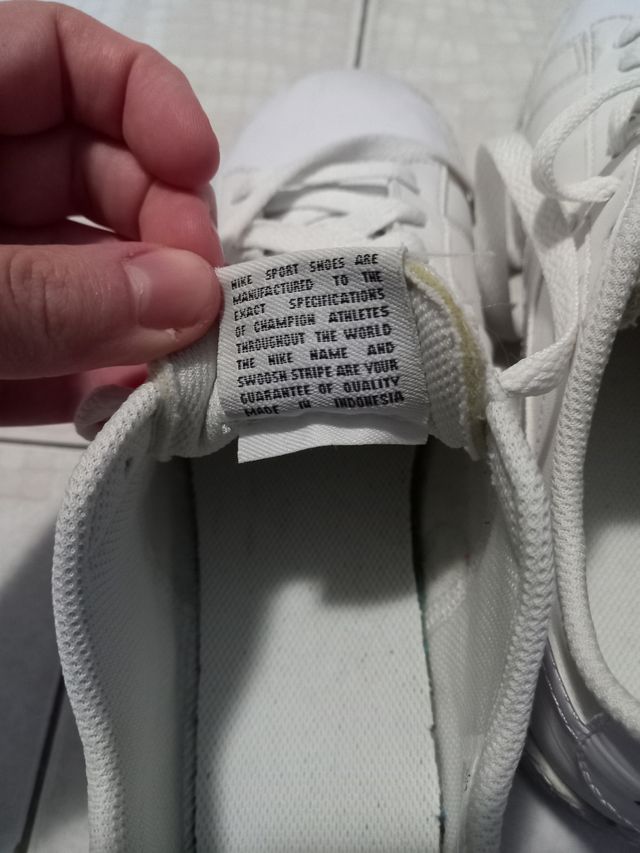 Scarpe Nike bianche taglia 37,5