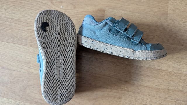 Zapatillas deportivas velcro 28