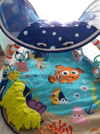 Gimnasio y manta de actividades bebe