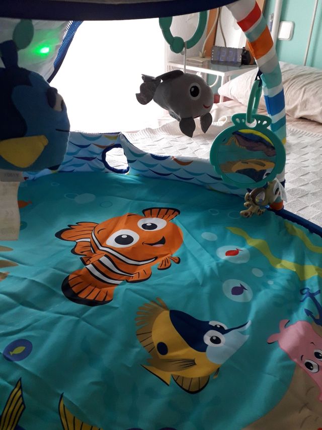 Gimnasio y manta de actividades bebe