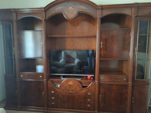 Armario madera salón