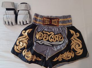 Shorts Muay Thai + Guanti mma