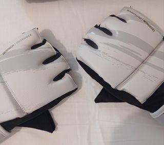 Shorts Muay Thai + Guanti mma