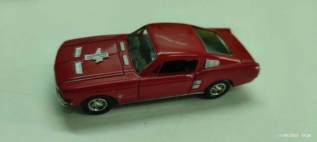 Ford Mustang in miniatura
