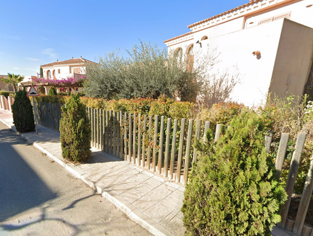 Postes de madera tratada