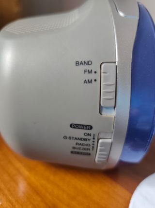 Radio despertador Aiwa | Azul y Plata