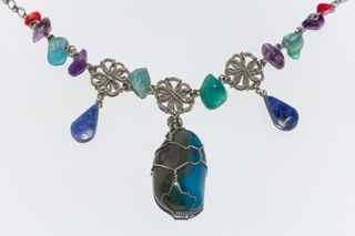 Collar Hecho a Mano con Piedras Naturales