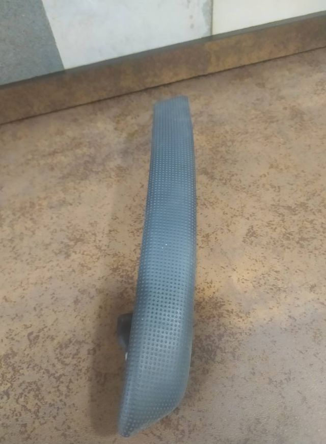 Tirador Trasero Izq - Mitsubishi Montero V60-V70.