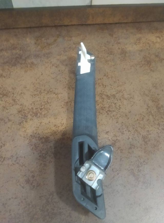 Tirador Trasero Izq - Mitsubishi Montero V60-V70.