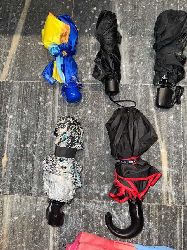 7 Paraguas plegables - varios colores
5€ cada uno