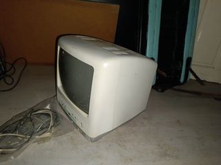 Televisor vintage con reproductor  DVD