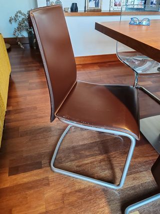 Mesa comedor extensible y sillas