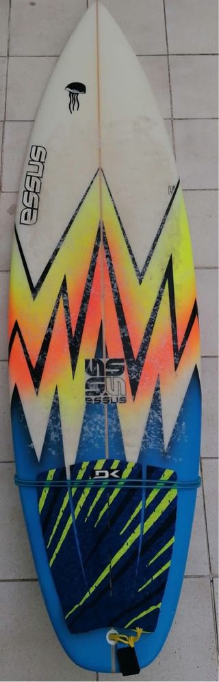 TABLA DE SURF ESSUS