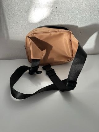 Riñonera marron/camel stradivarious