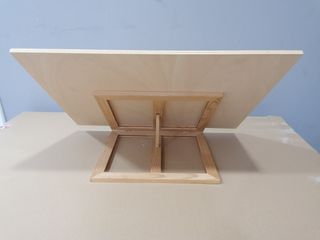 Atril de madera   ( FRONTAL 60X45 cm. )