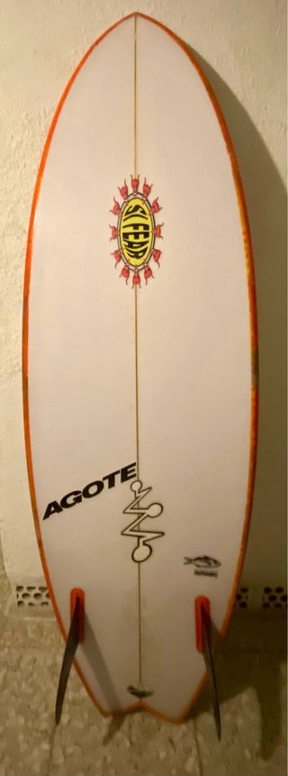 Tabla surf Agote twin fin txitxarro
