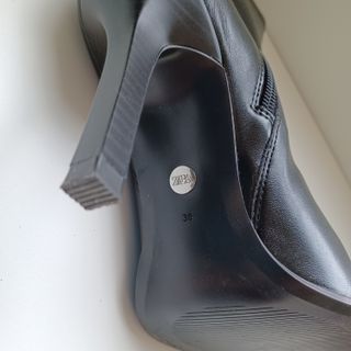 Botines negros tacón alto ZARA