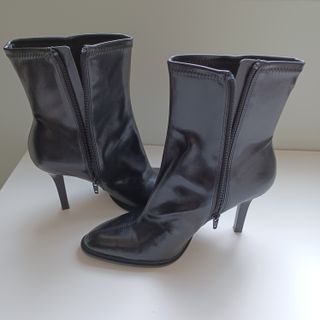 Botines negros tacón alto ZARA