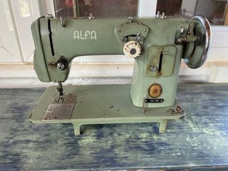 Maquina coser antigua