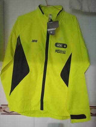 Chaquetas y cortavientos  talla XL 