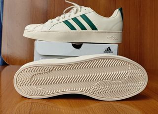 Adidas 44 Streetcheck