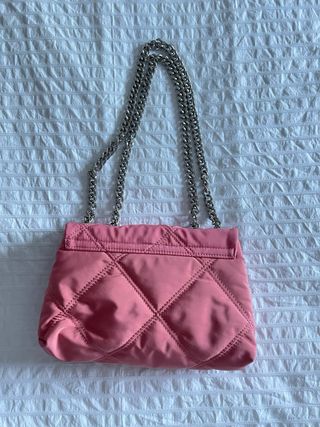 Bolso de hombro en color rosa