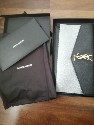Bolso de mano YSL negro nuevo