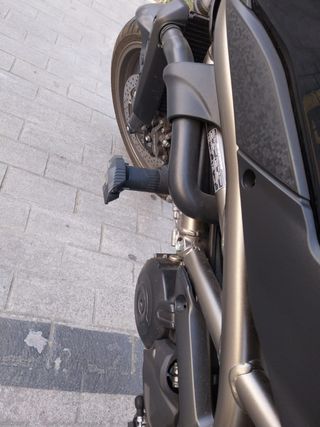 Naked Suzuki SV650 (2023) - 7.700km.  Como nueva