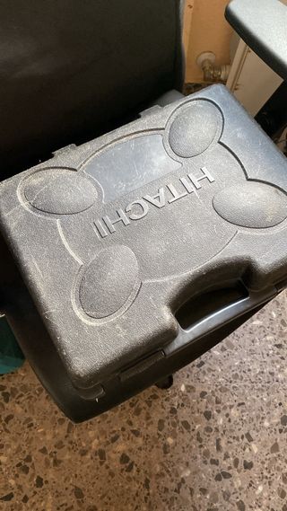 Taladro atornillador Hitachi con percutor