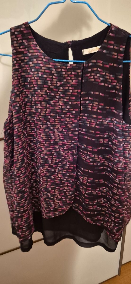 Blusa nuova. Ottima vestibilità