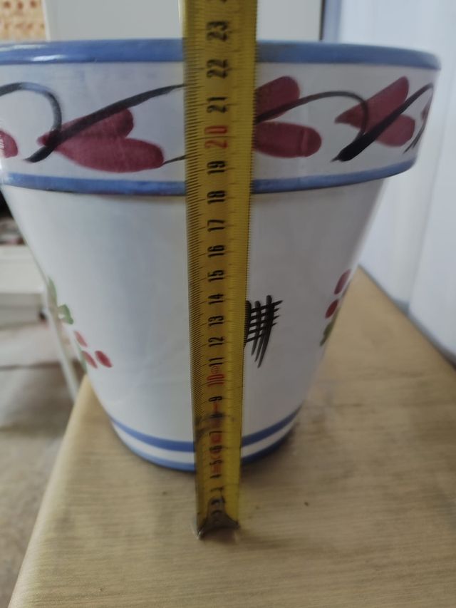 Maceta cerámica azul y blanca