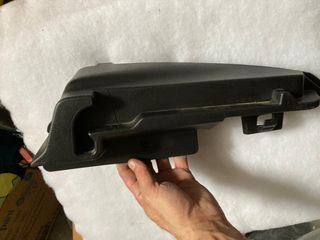 Plasticos maletero 307