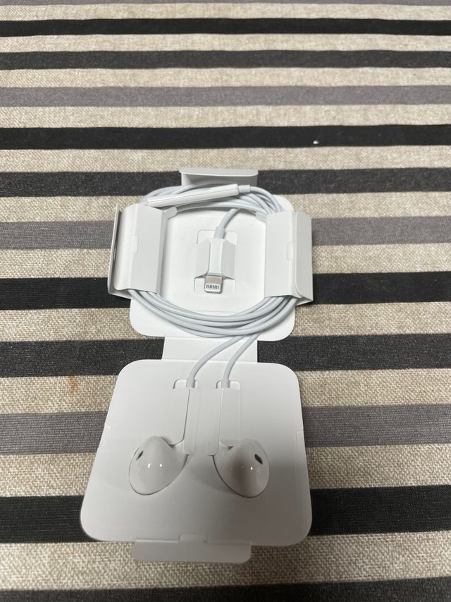 Cuffie Apple con cavo lightning