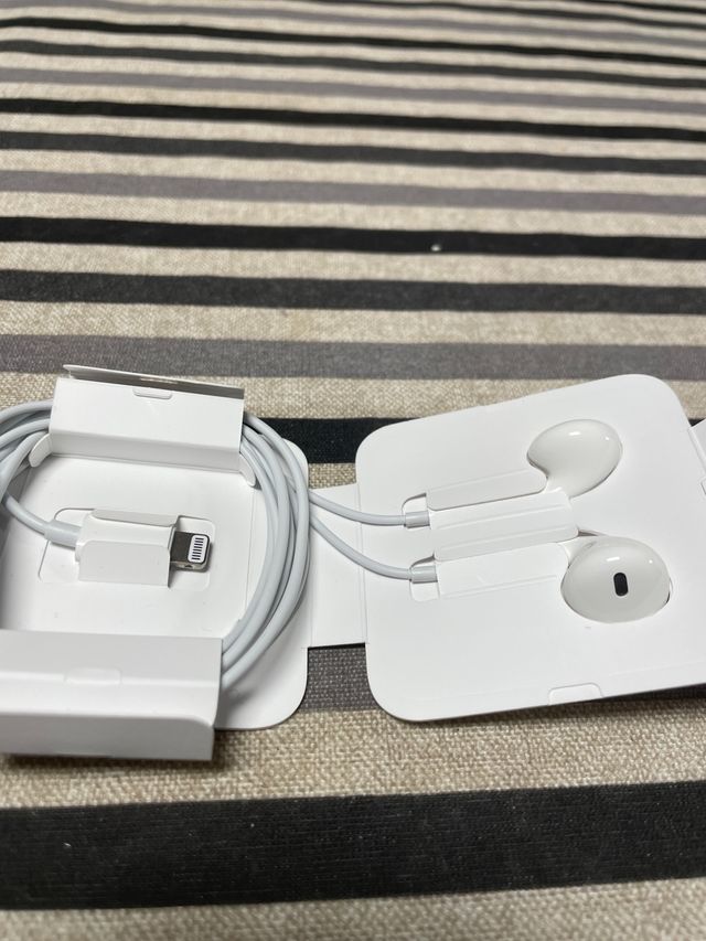 Cuffie Apple con cavo lightning