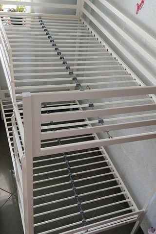 Litera meralica, blanca  seminueva